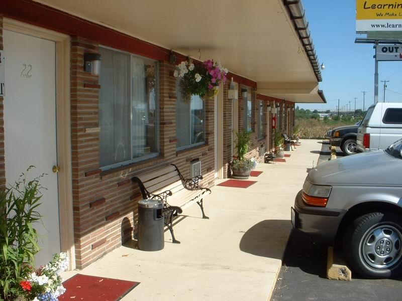 Out West Motel Milton-Freewater Buitenkant foto