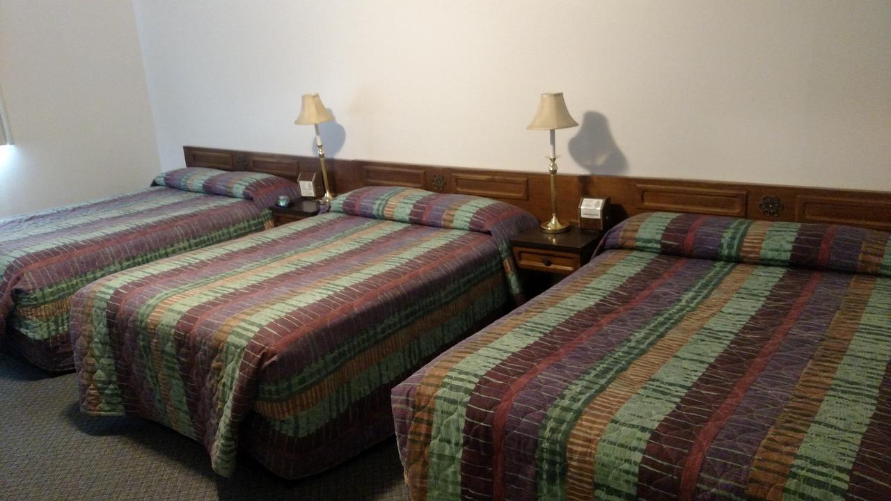 Out West Motel Milton-Freewater Buitenkant foto